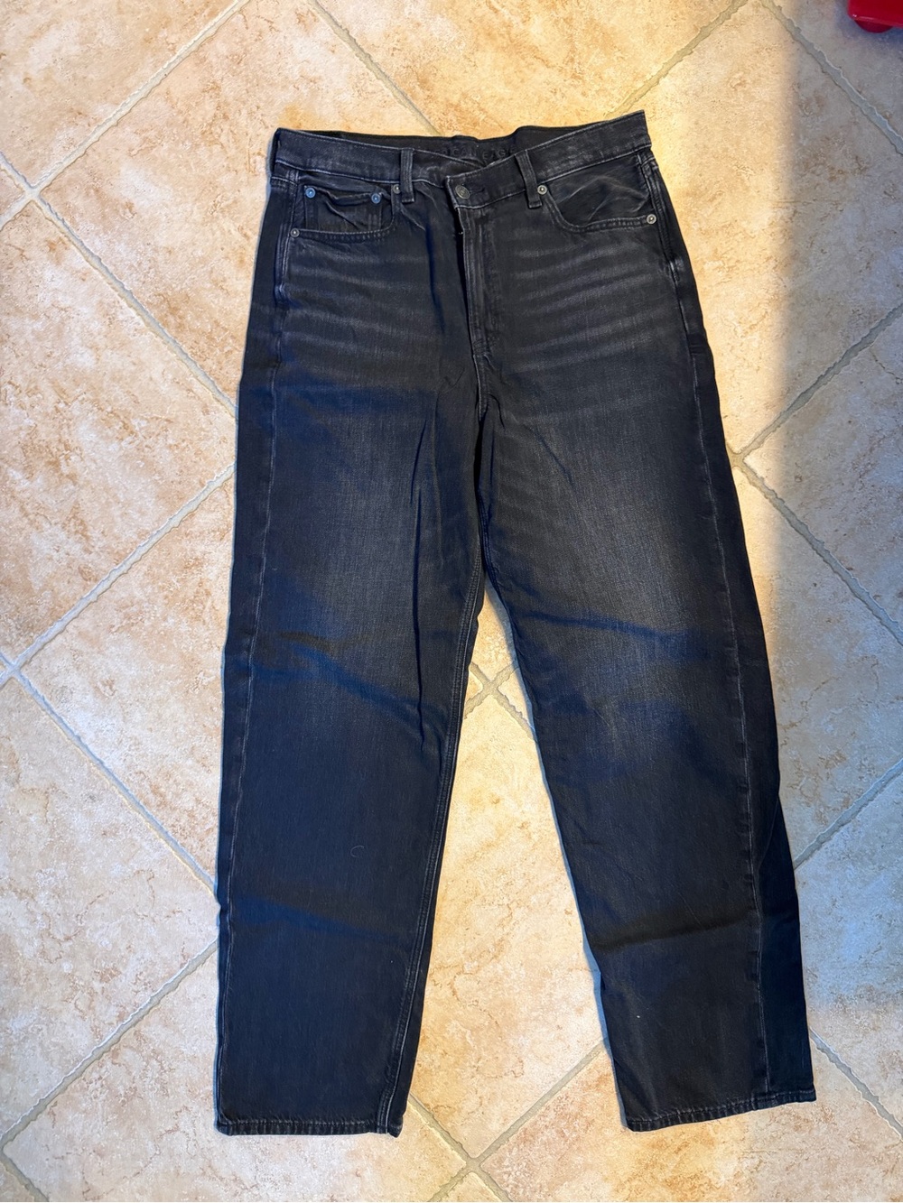 American Eagle Outfitters Black Ankle Mid Rise Jeans Cross button closure Size 8